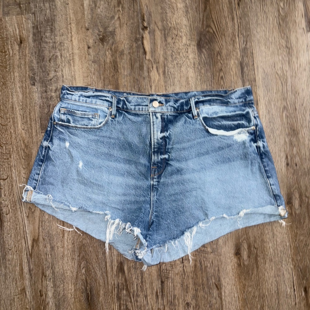 Good American Size 15 Distressed Denim Jean Shorts